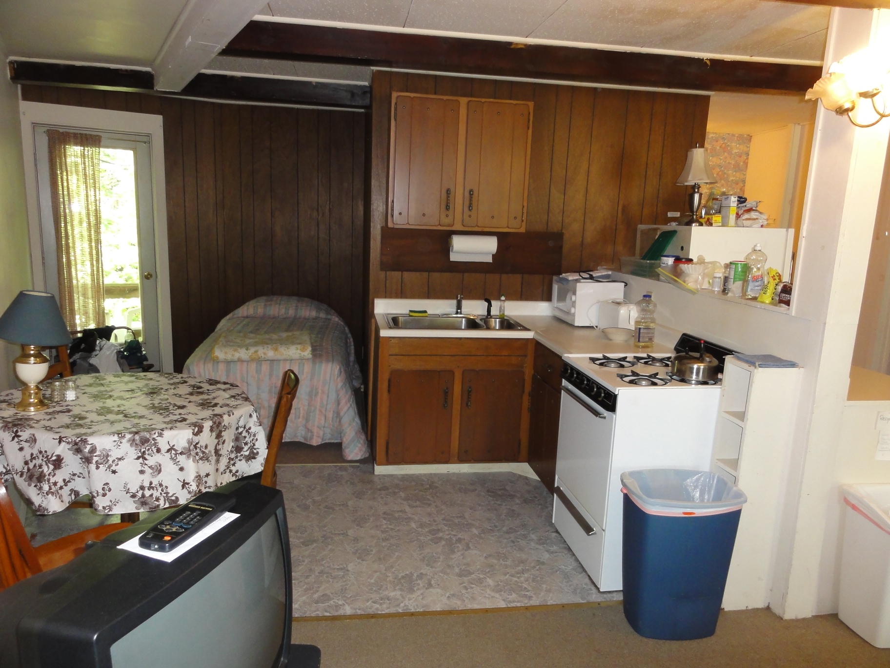 2 bedroom kitchen area